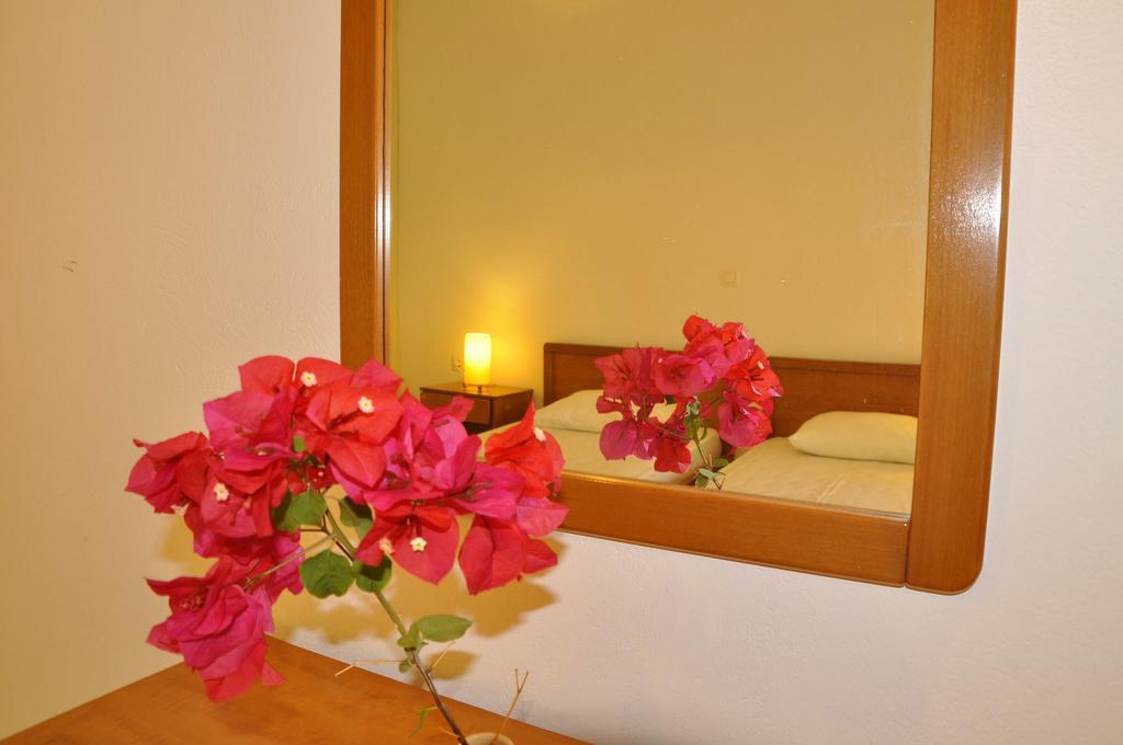 Egli Apartments คอนโตกาลิ ภายนอก รูปภาพ
