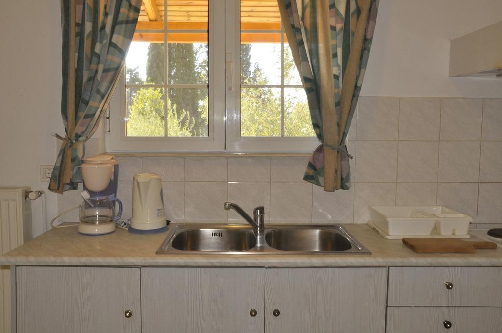 Egli Apartments คอนโตกาลิ ภายนอก รูปภาพ