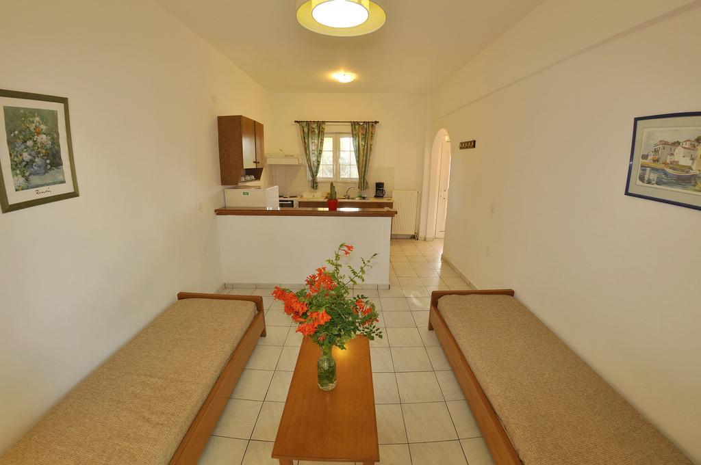 Egli Apartments คอนโตกาลิ ภายนอก รูปภาพ